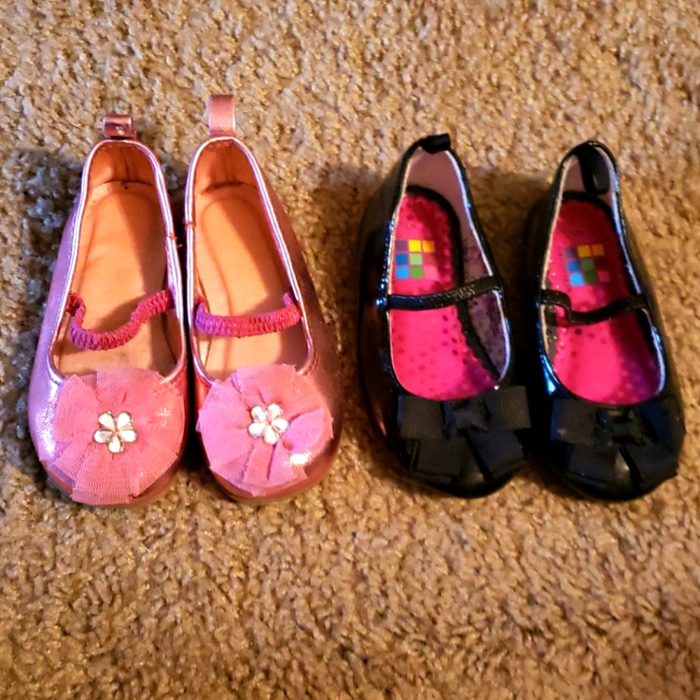 Shoes (2 pair) girls, toddler sz 5